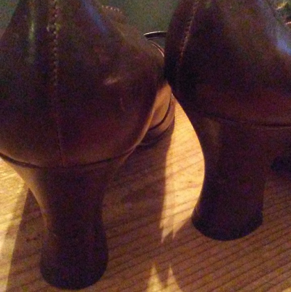 Brown Mary jane heels - Picture 2 of 8